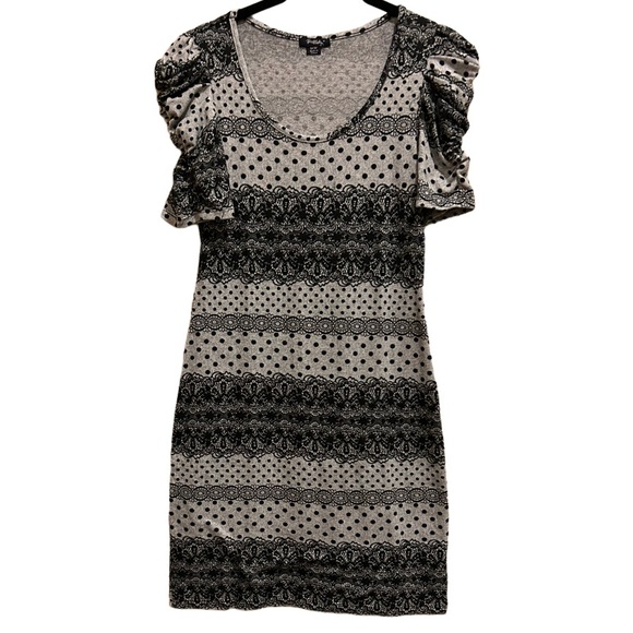 Rhapsody Dresses & Skirts - Rhapsody Black and white knit Bodycon Dress
